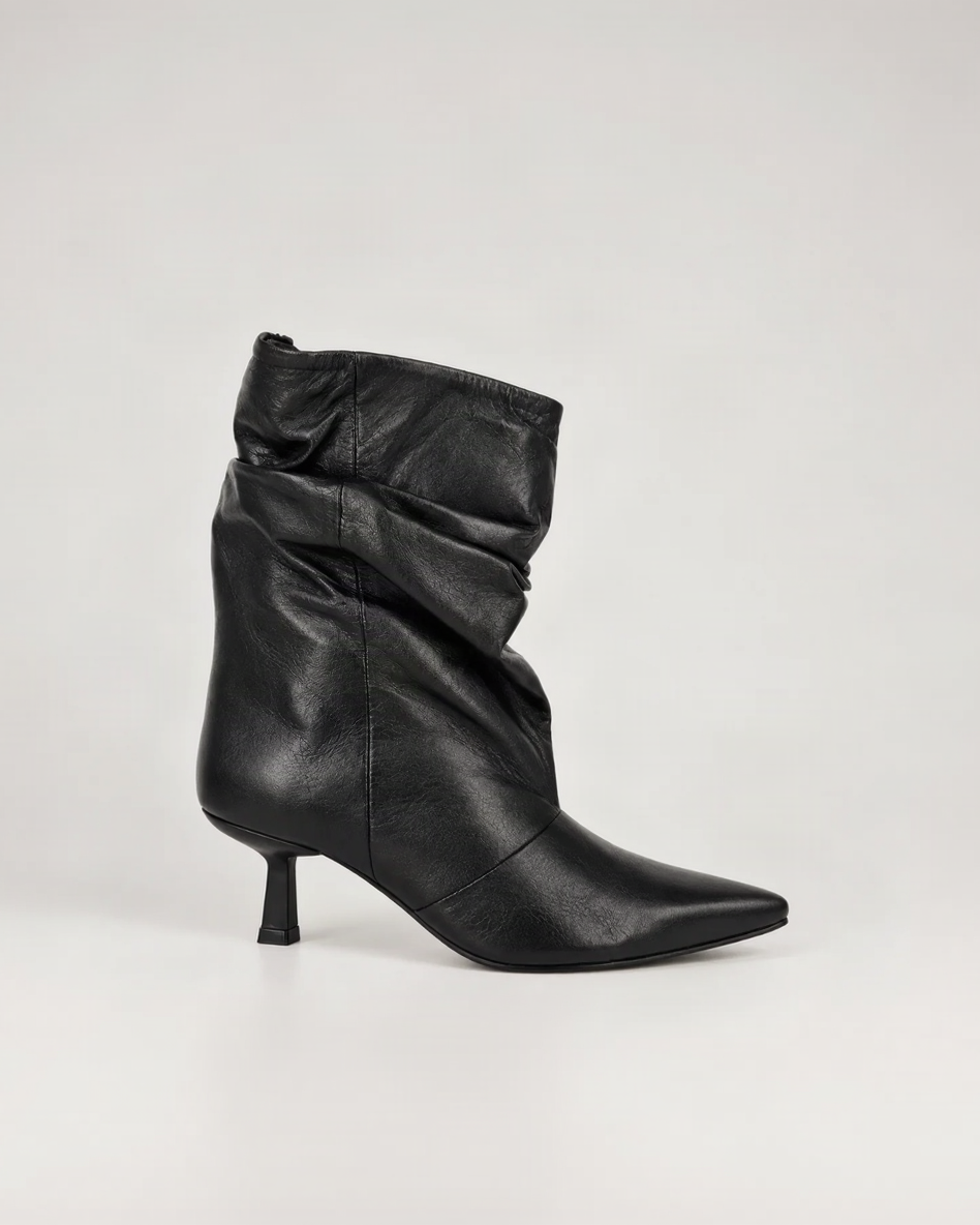 Botin Zelia Cuero Negro