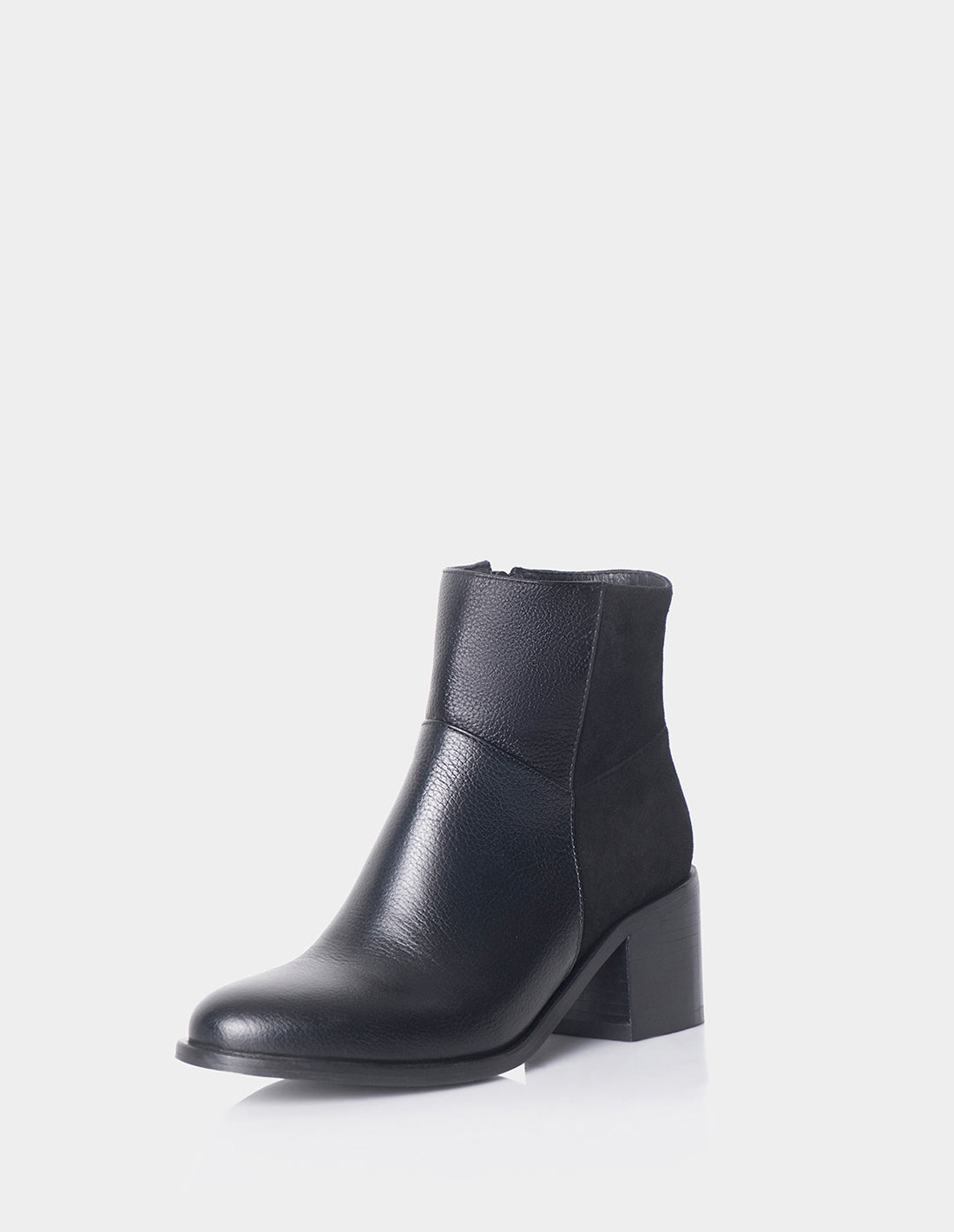 Botin Bianca Cuero Negro
