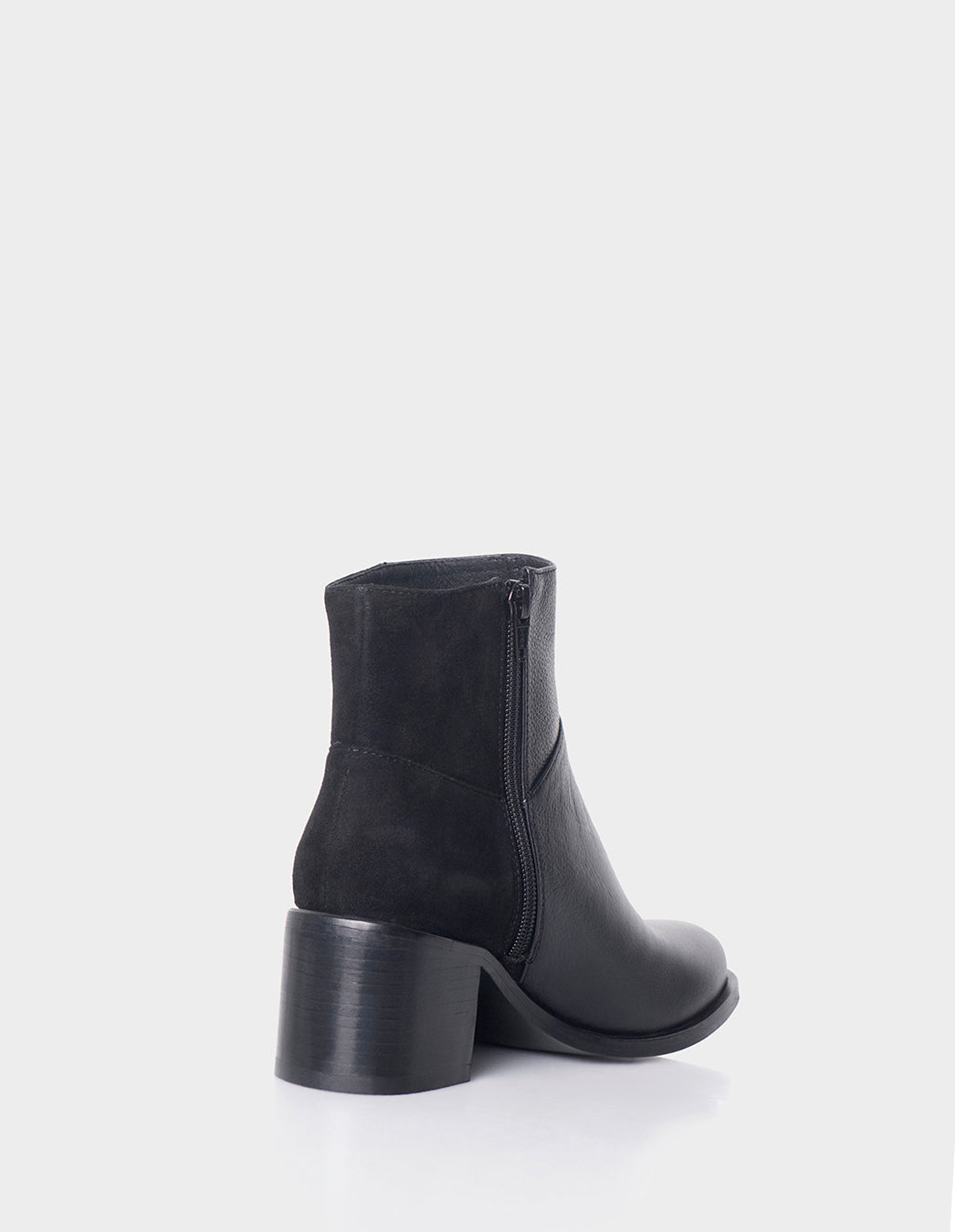 Botin Bianca Cuero Negro