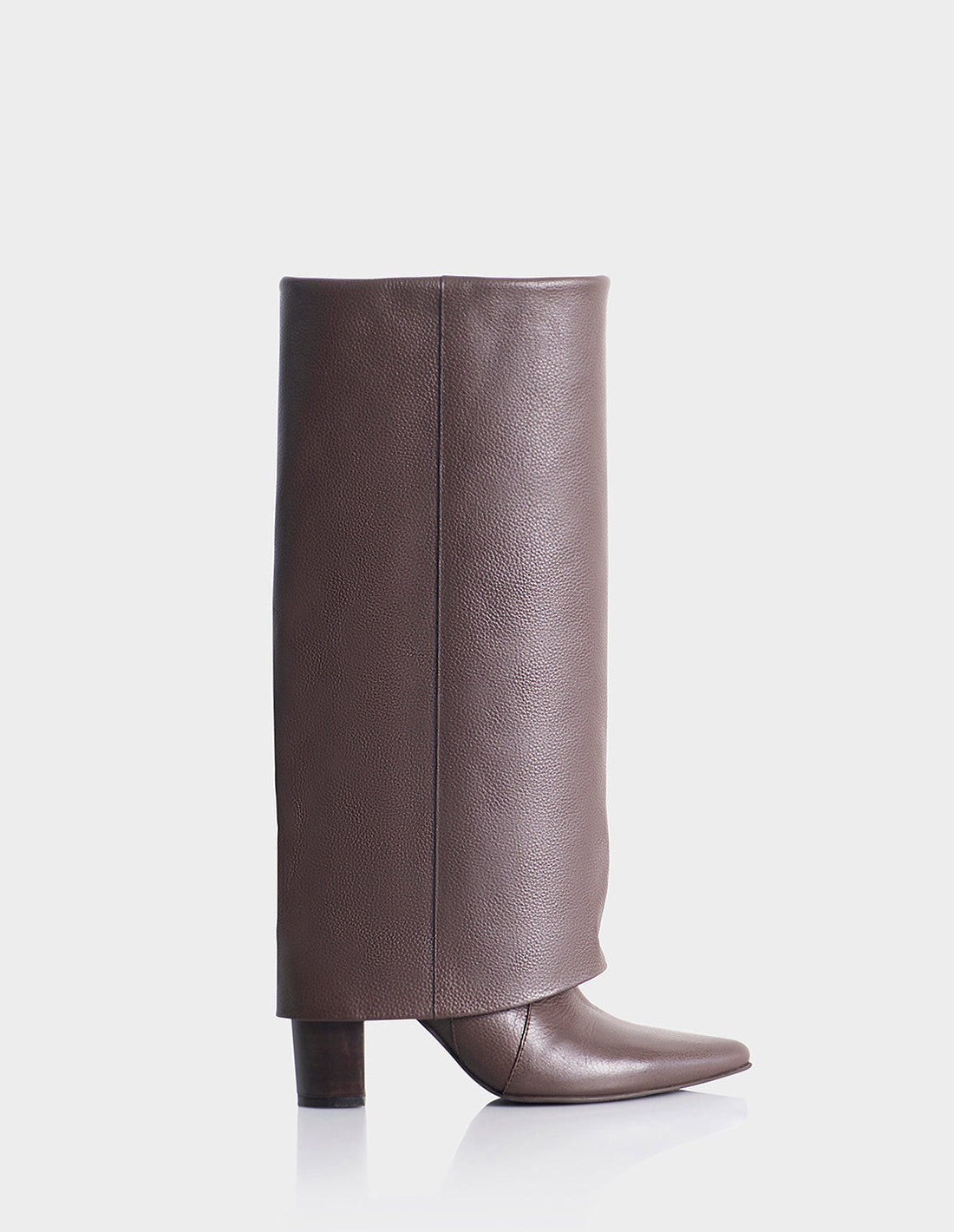 Bota Mikaela Cafe