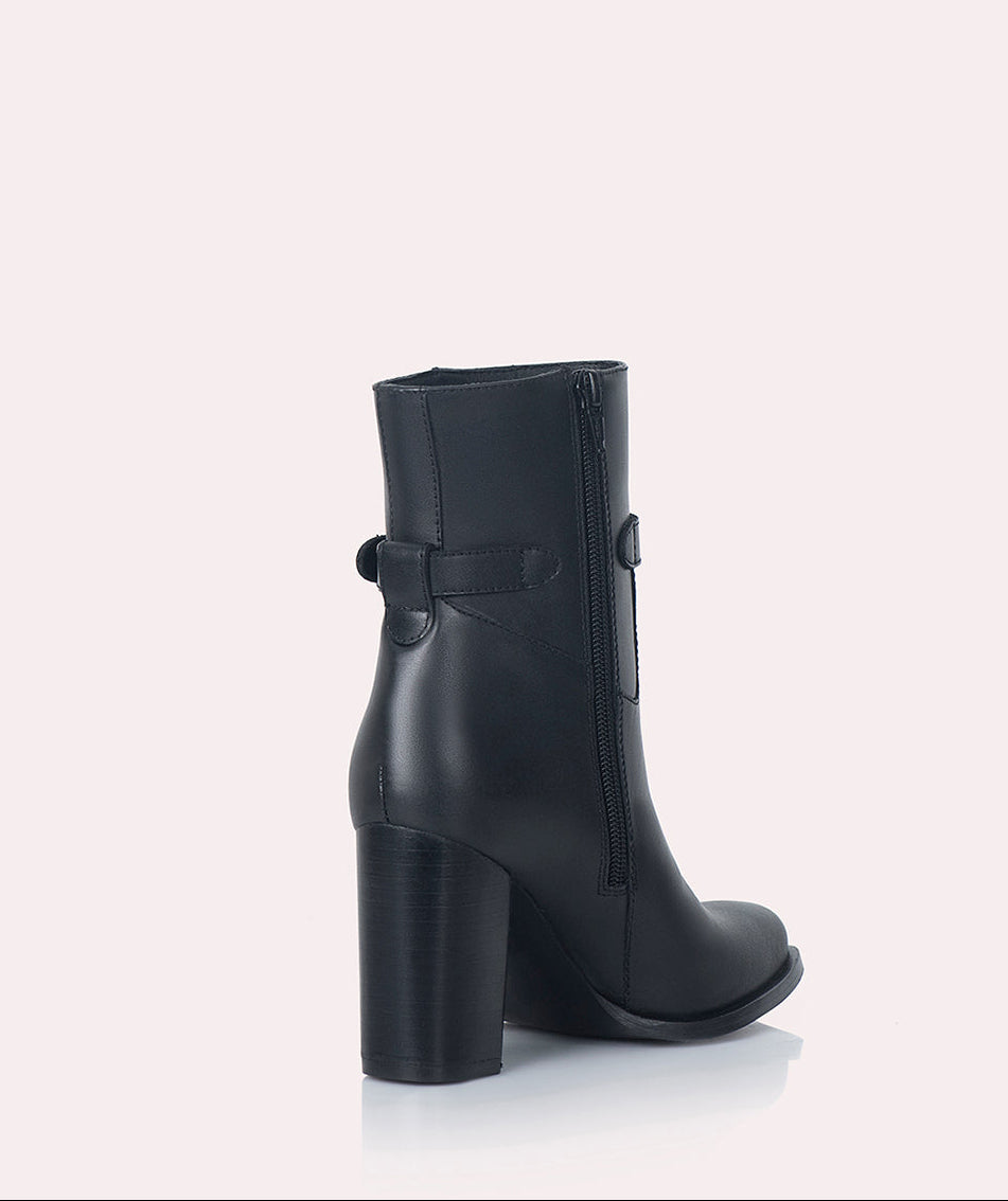 Botin Paloma Cuero Negro