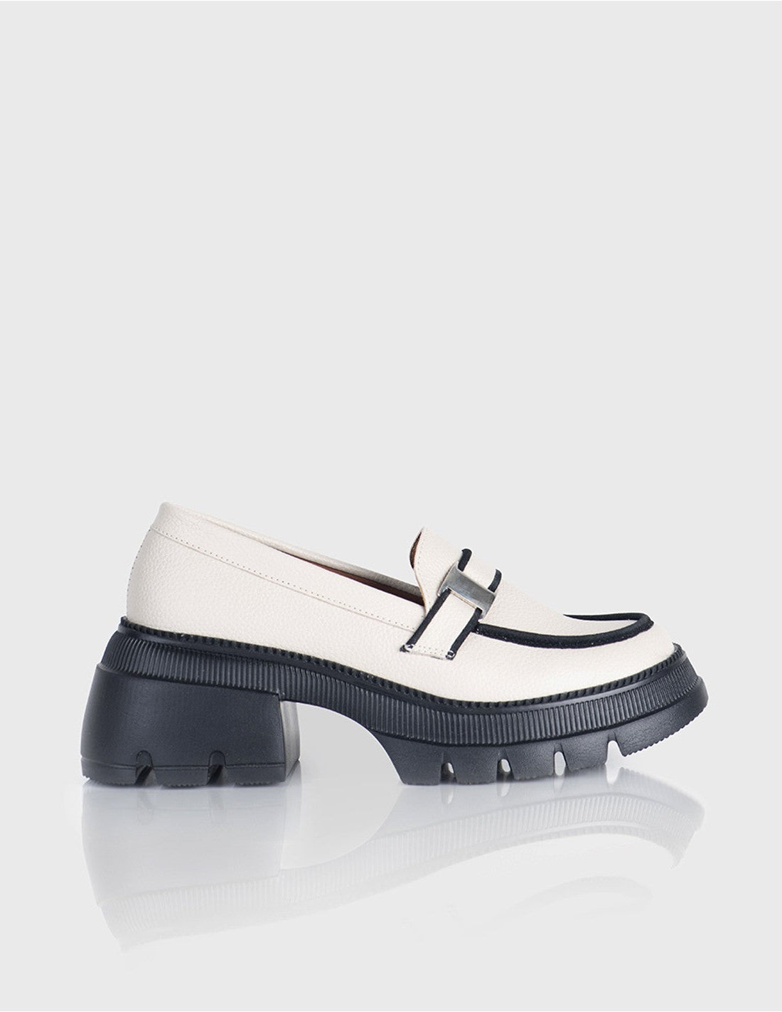 Mocasin Zenda cuero Beige