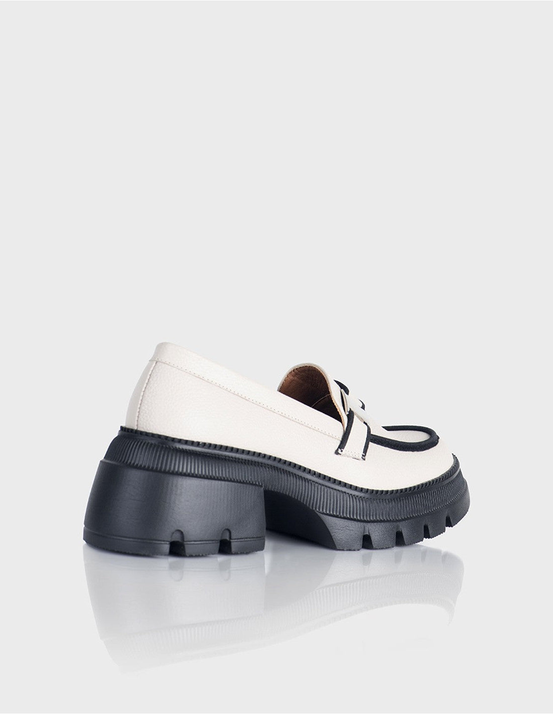 Mocasin Zenda cuero Beige