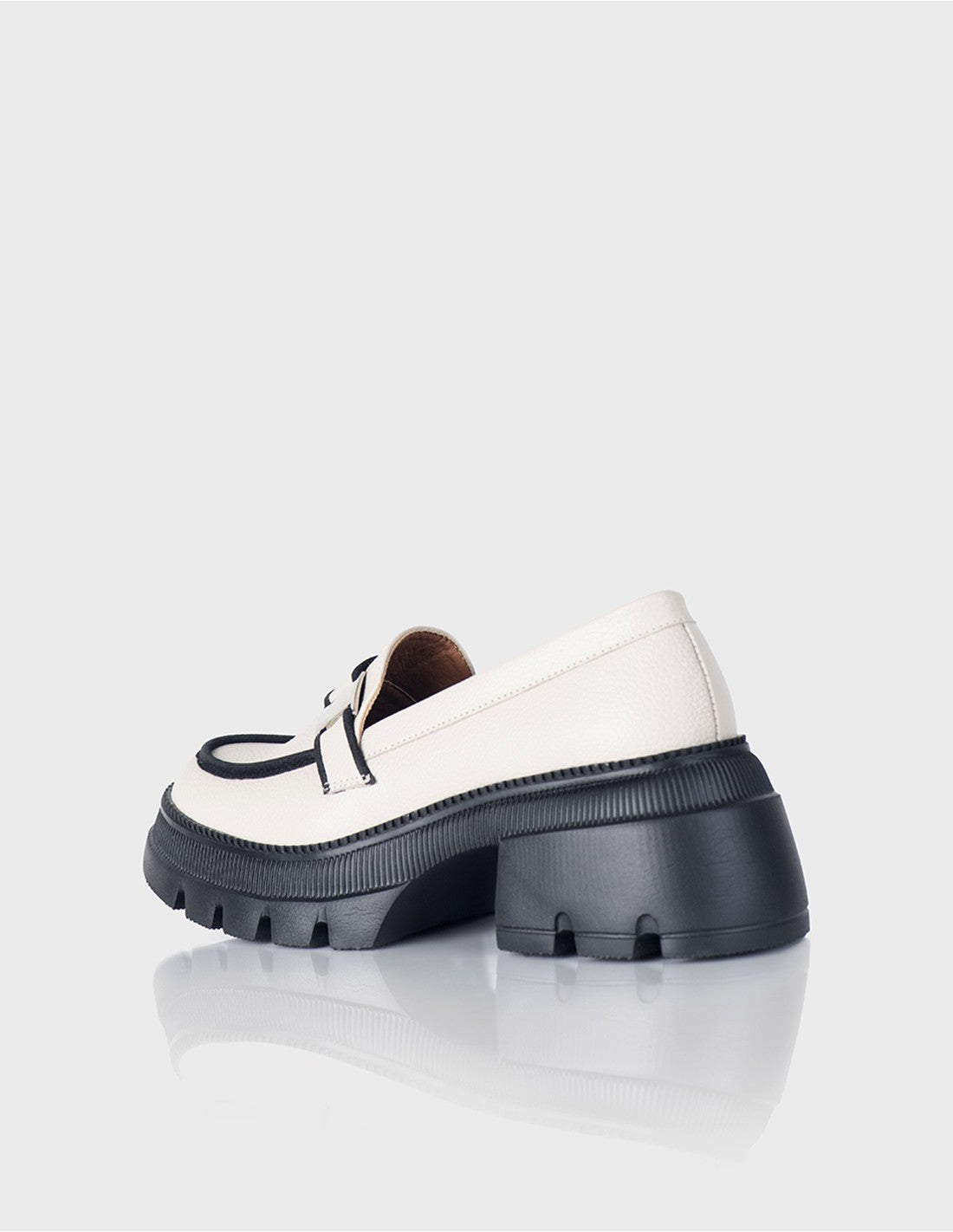 Mocasin Zenda cuero Beige