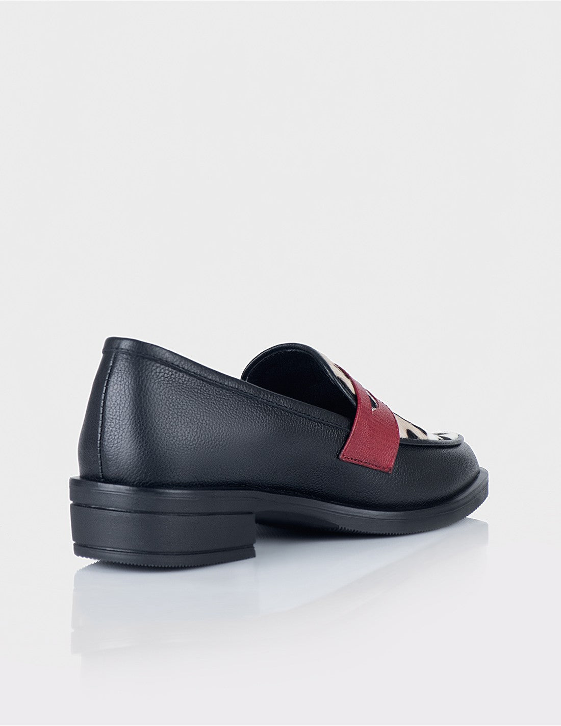 Mocasin Preston Vaca X Cuero Negro X Rojo